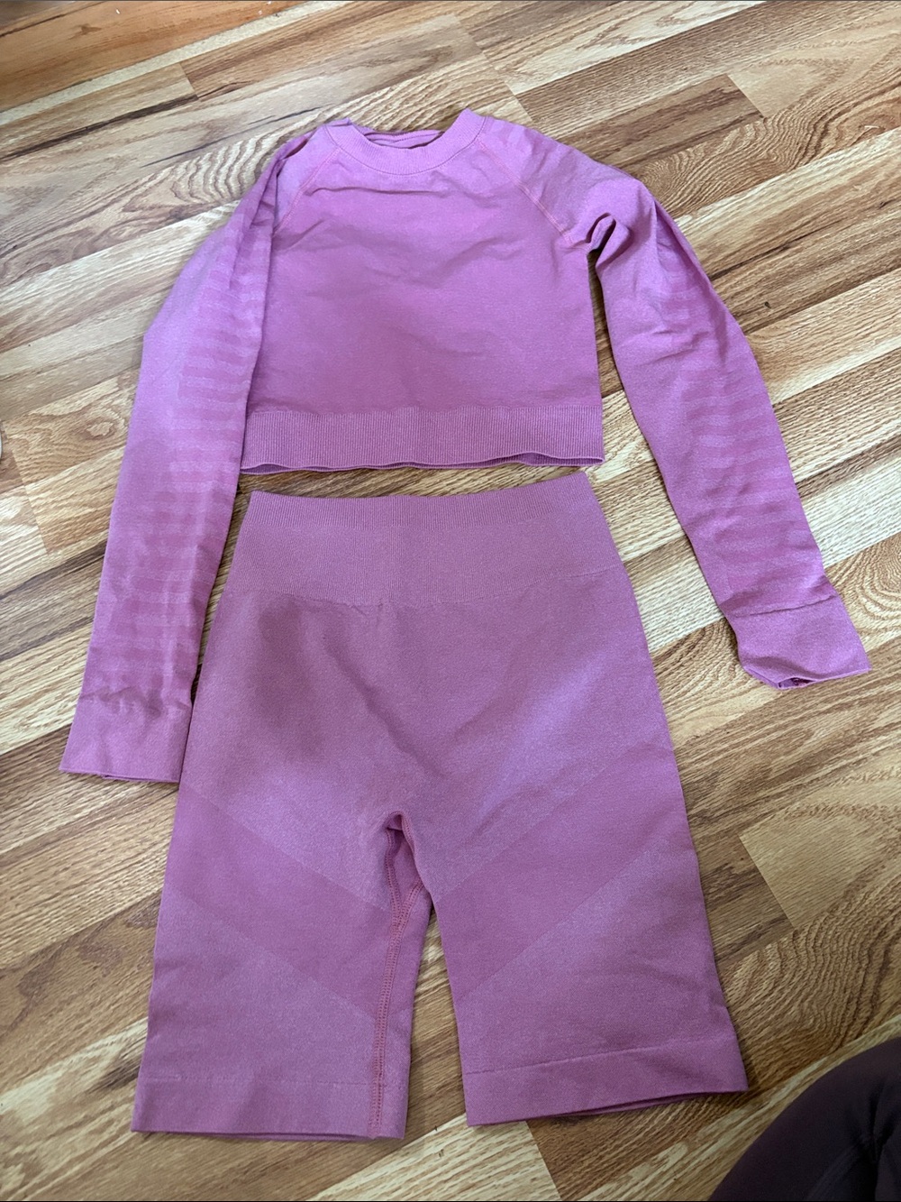 Seamless High-Waist Biker Shorts & Crop Top Set - Mauve Pink Amazon